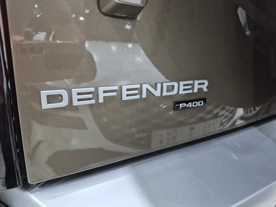 2023 Range Rover Defender P400