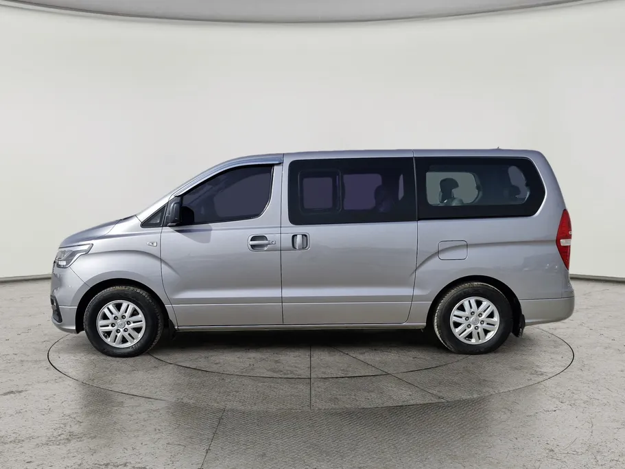2019 Hyundai Grand Starex passenger 