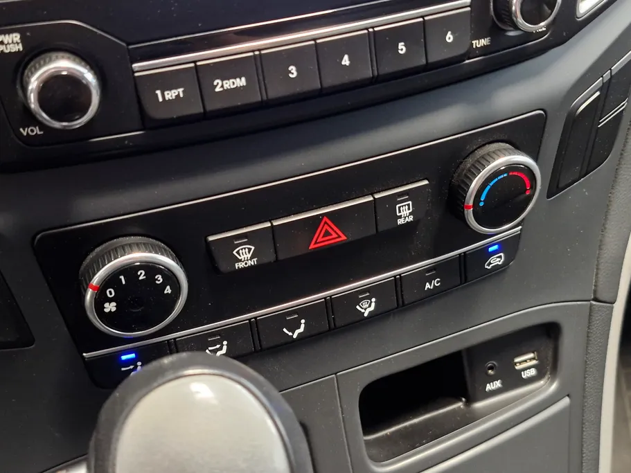 2020 Hyundai Grand Starex cargo 