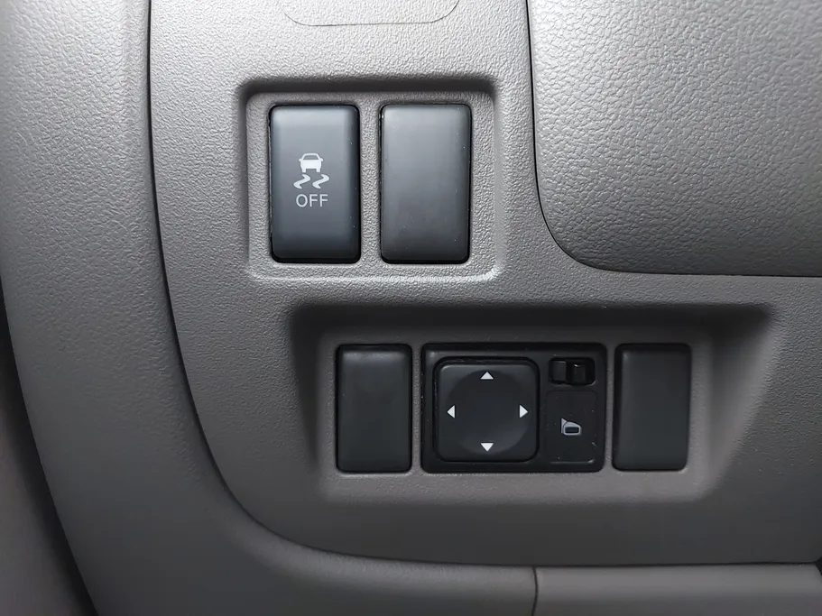 2023 Nissan Sunny SV Comfort 