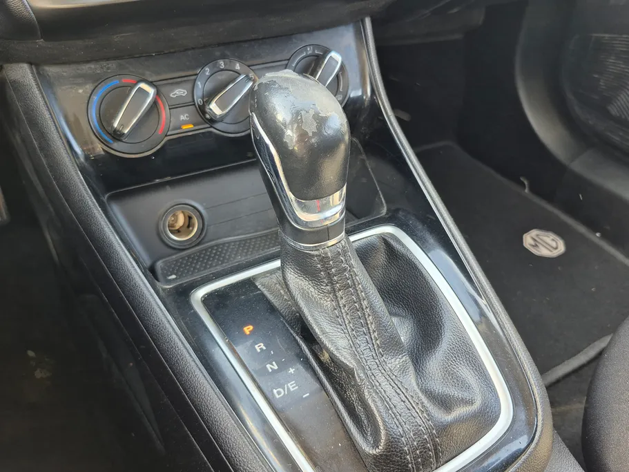 2023 MG 5 STD 