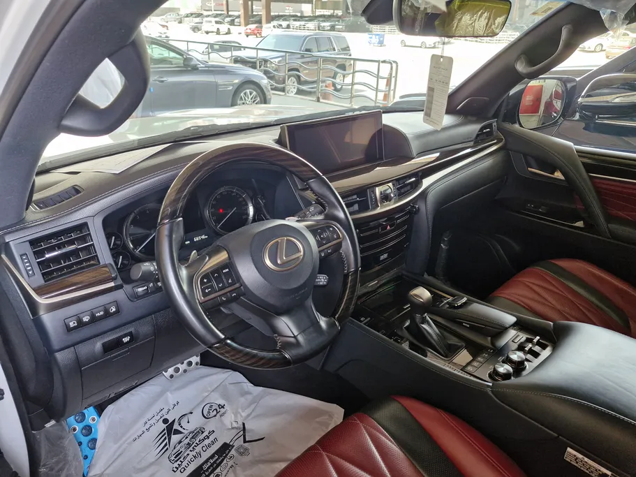 2021 Lexus LX 570 Black Ed. 