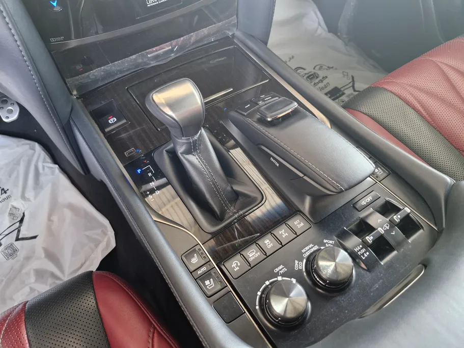 2021 Lexus LX 570 Black Ed. 