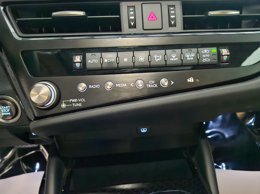 2024 Lexus ES 250 AA Elegant 