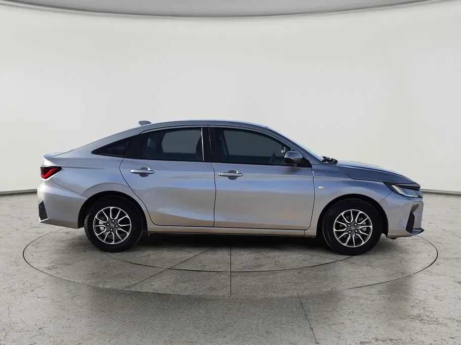 2023 Toyota Yaris  Y 