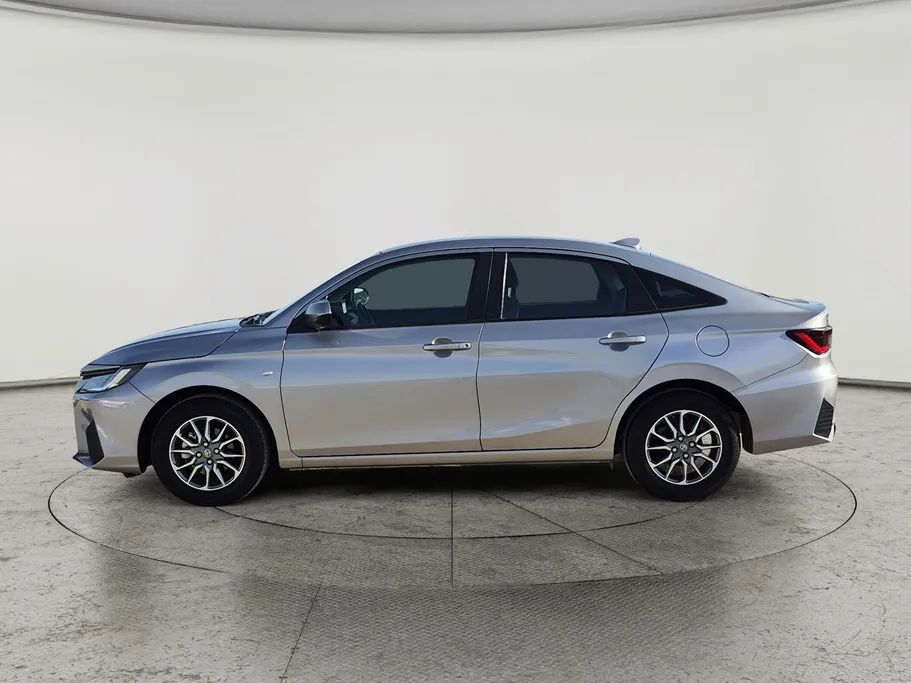 2023 Toyota Yaris  Y 