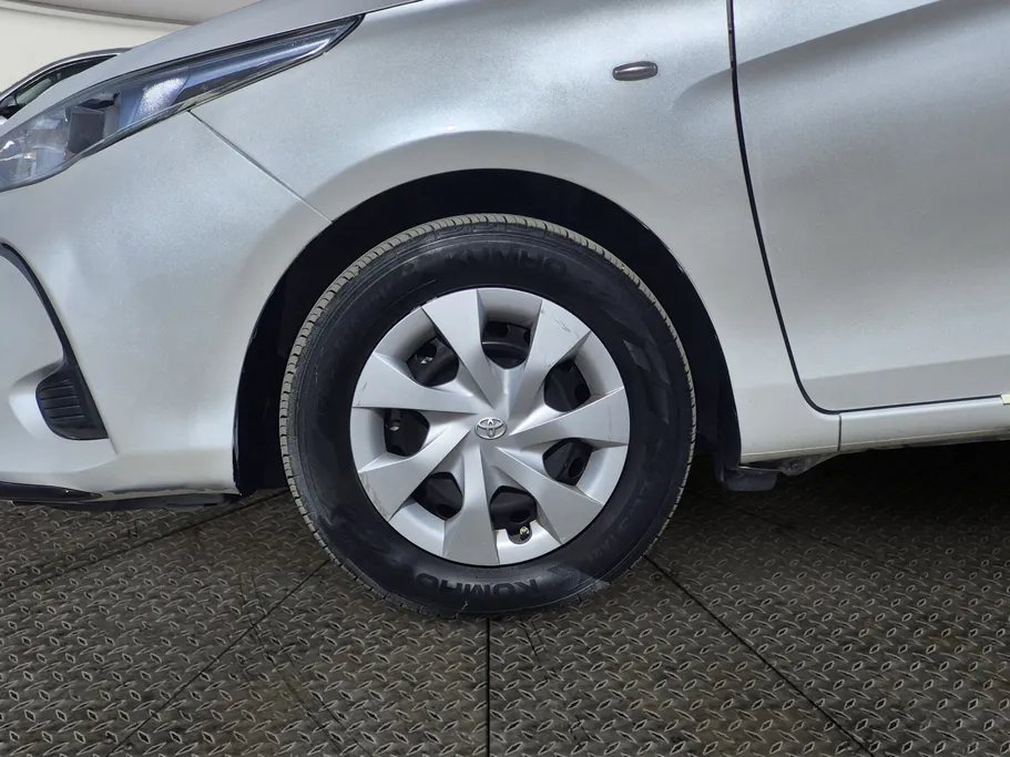 2022 Toyota Yaris  Y