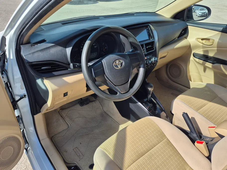 2022 Toyota Yaris  Y 