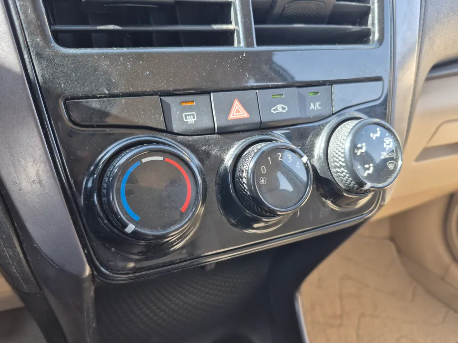 2022 Toyota Yaris  Y 