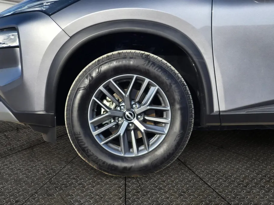 نيسان أكس تريل SV 2025 