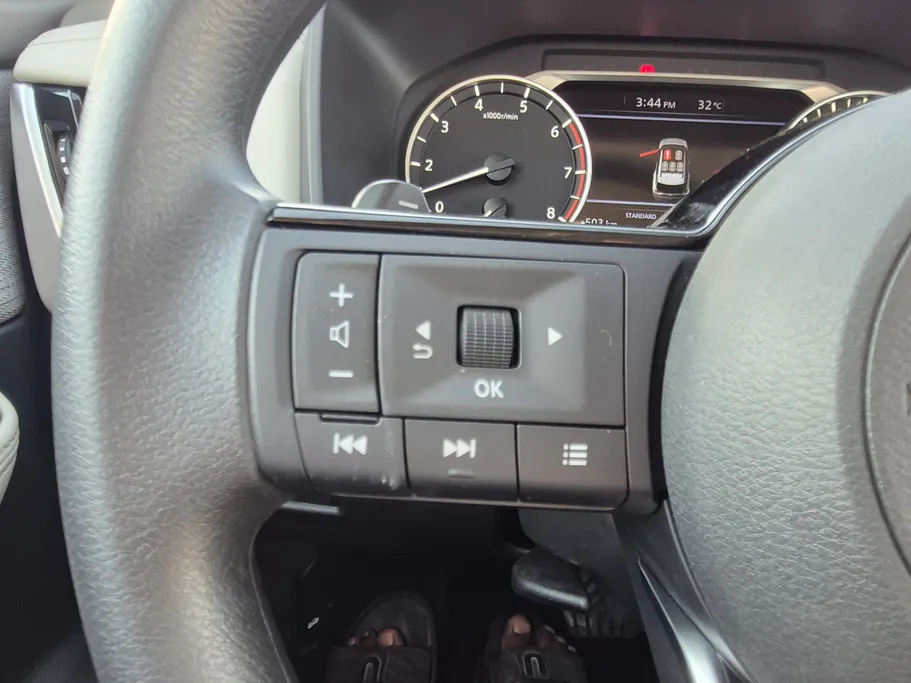 نيسان أكس تريل SV 2025 