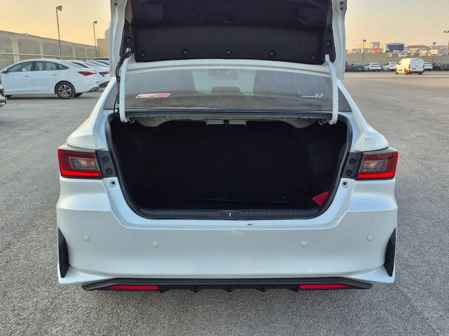 تويوتا يارس Y Plus 2023 