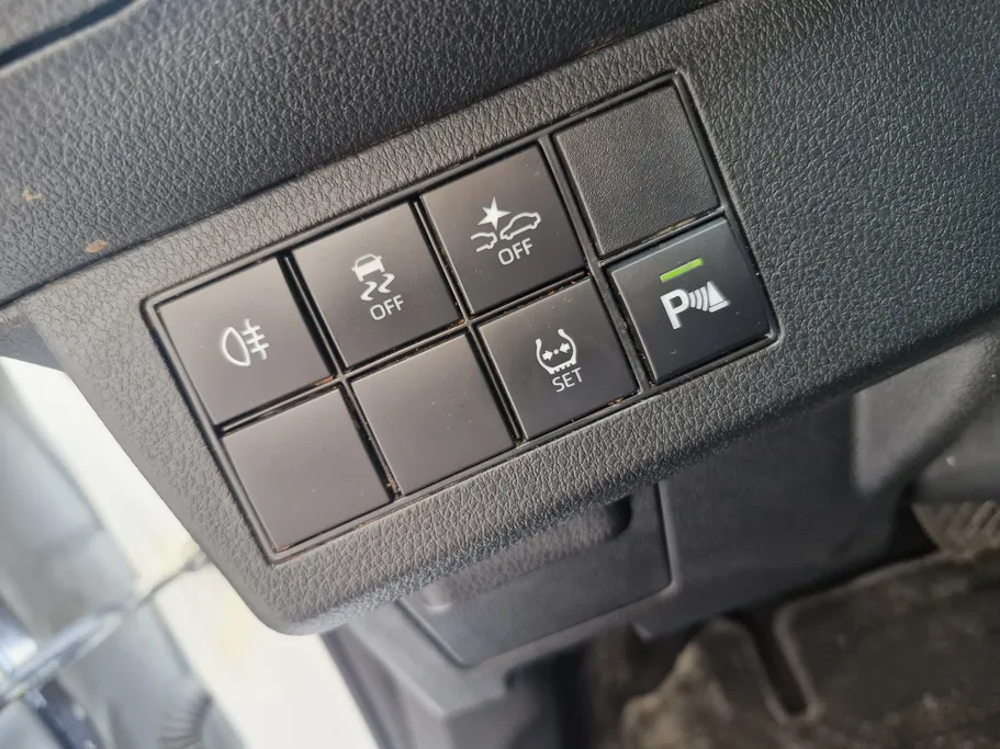 2023 Toyota Yaris  Y Plus 