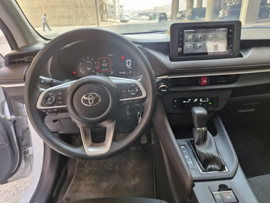 2023 Toyota Yaris  Y Plus 