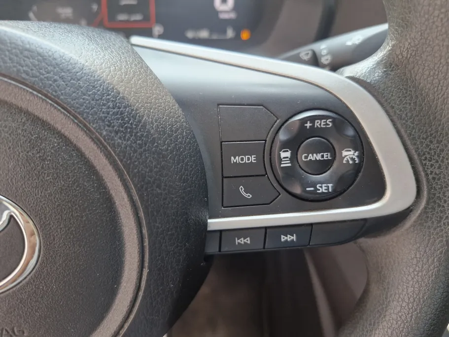 2023 Toyota Yaris  Y Plus 