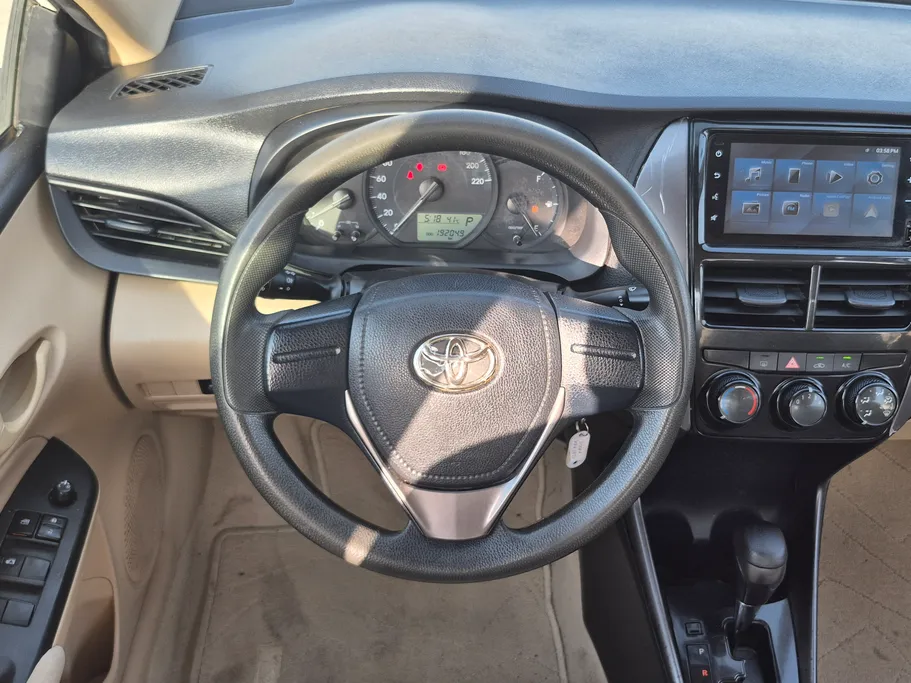 2022 Toyota Yaris  Y 