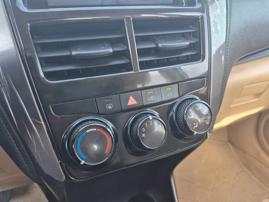 2022 Toyota Yaris  Y 