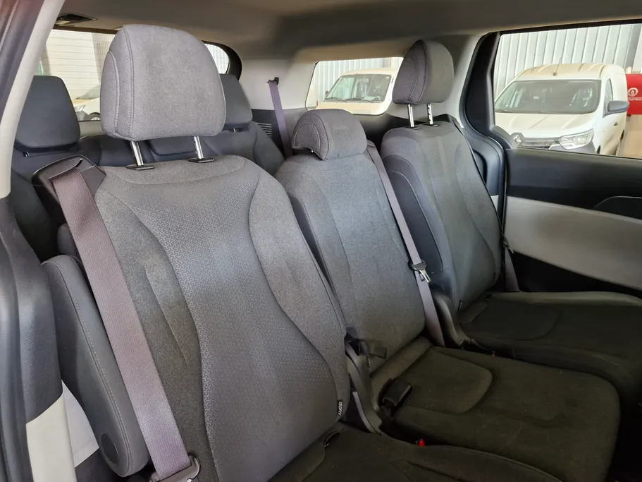 2023 Kia Carnival GL 