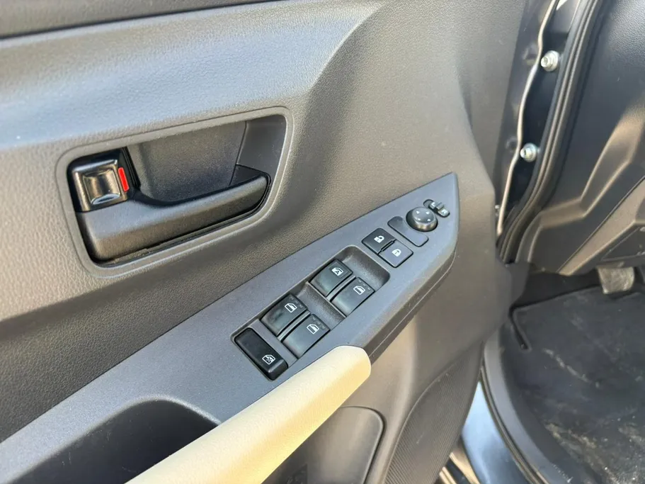 2023 Toyota Yaris  Y 