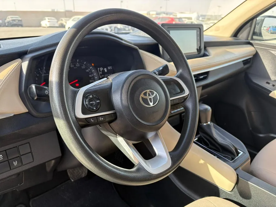 2023 Toyota Yaris  Y 