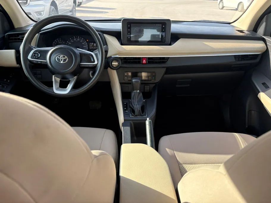 2023 Toyota Yaris  Y 