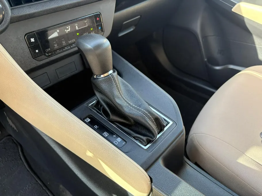 2023 Toyota Yaris  Y 