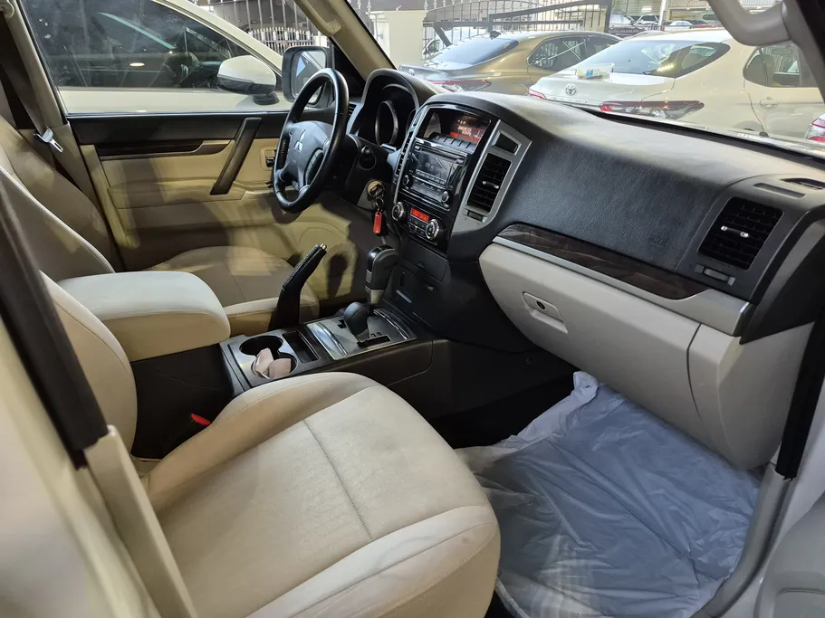 2020 Mitsubishi Pajero GLS 5Doors 
