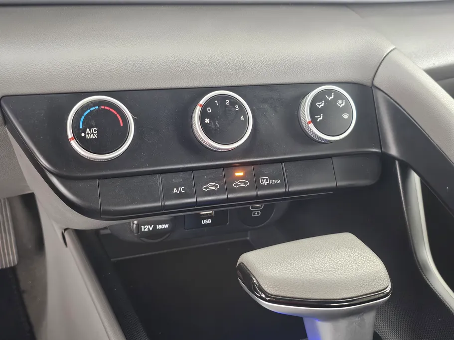 2024 Hyundai Elantra Fleet 