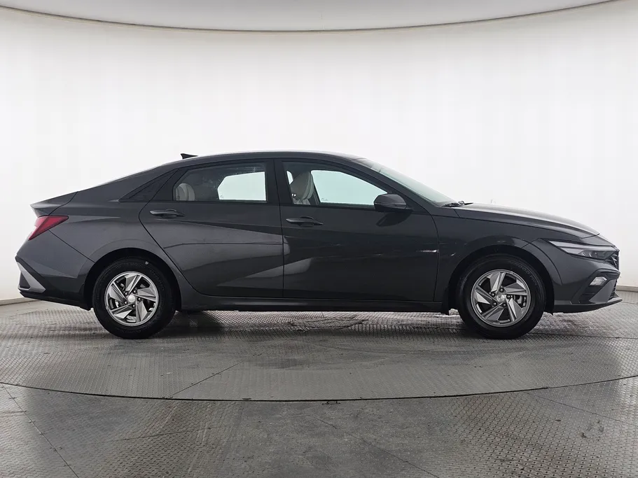 2024 Hyundai Elantra Fleet 