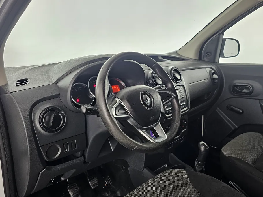 2021 Renault Docker Van بضاعة 