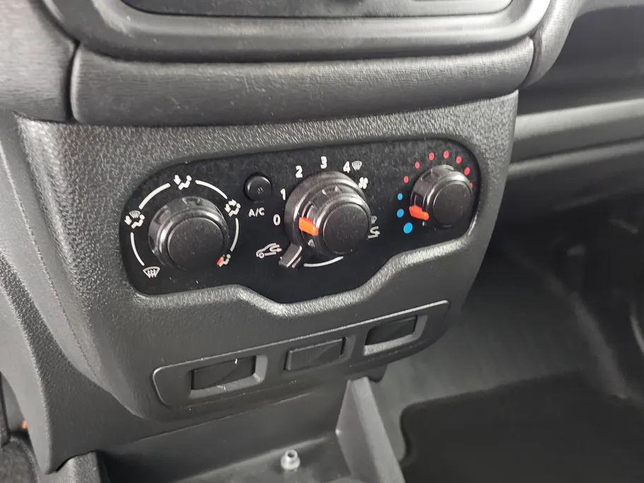 2021 Renault Docker Van بضاعة 
