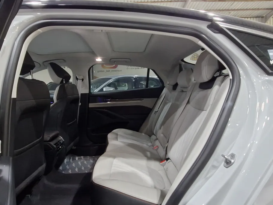 2025 Ford Taurus Titanium 