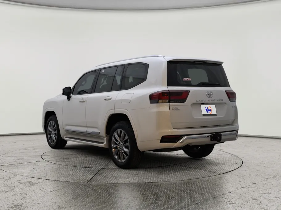 2023 Toyota Land Cruiser GXR 