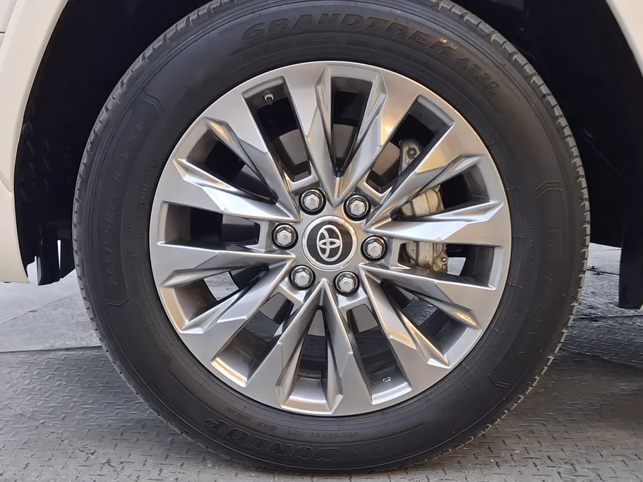 2023 Toyota Land Cruiser GXR 