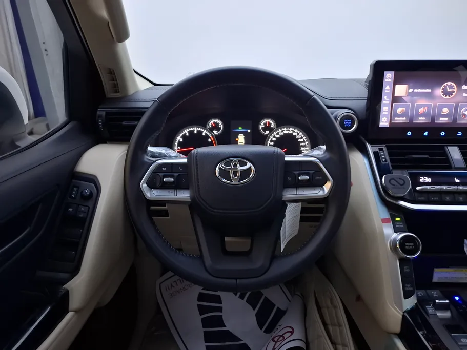 2023 Toyota Land Cruiser GXR 