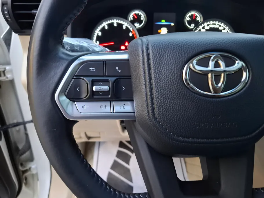 2023 Toyota Land Cruiser GXR 