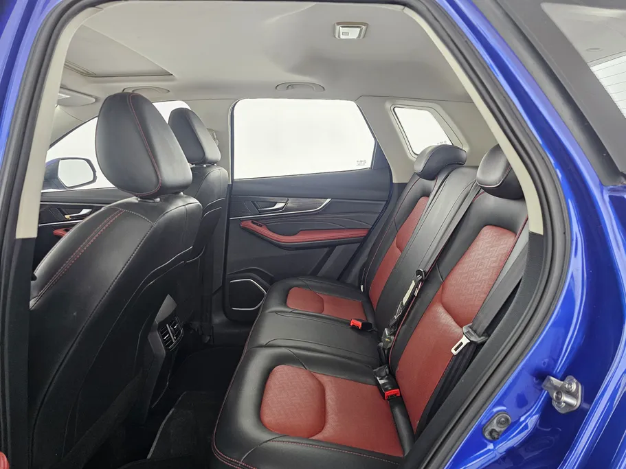 2022 FAW Bestune T33 Premium 