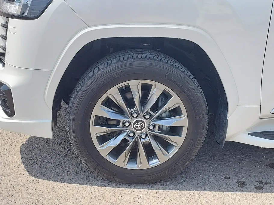 تويوتا لاندكروزر GXR 2023 