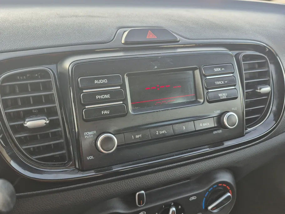 2022 Kia Pegas LX 