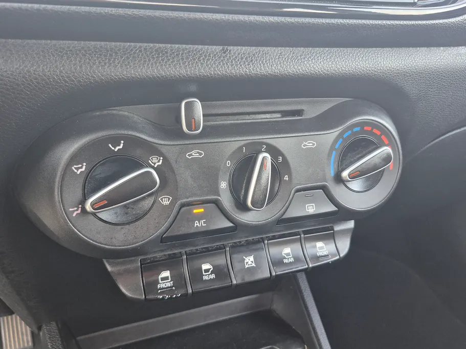 2022 Kia Pegas LX 