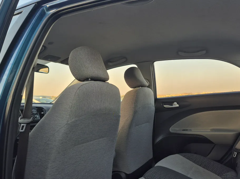 2022 Kia Pegas LX 
