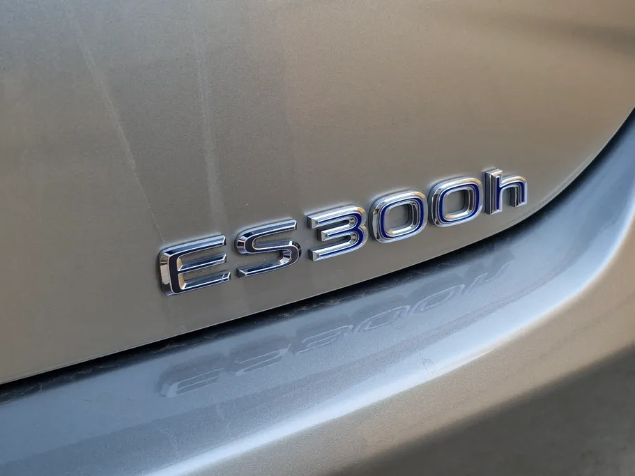 لكزس ES 300 H 2019 