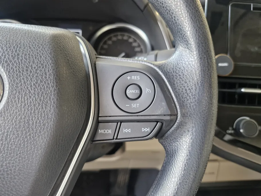 2022 Toyota Camry  LE 