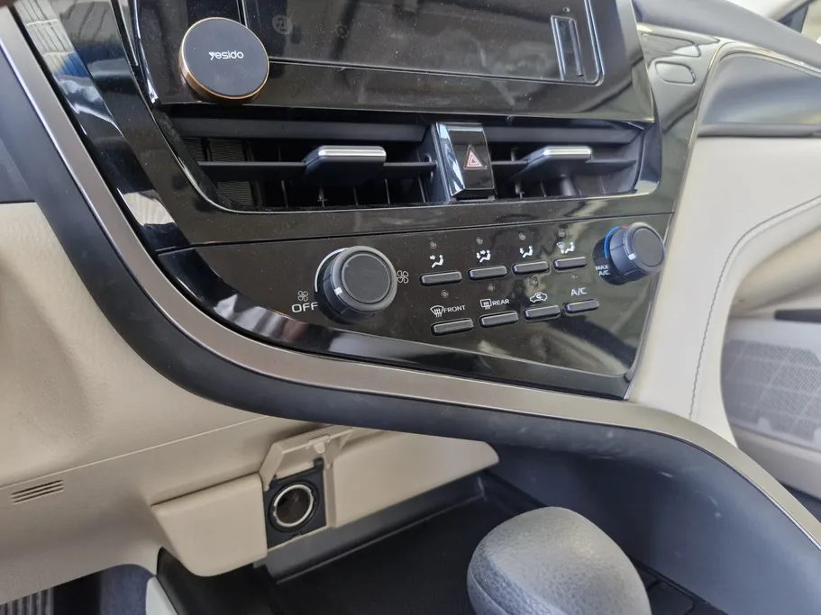 2022 Toyota Camry  LE 