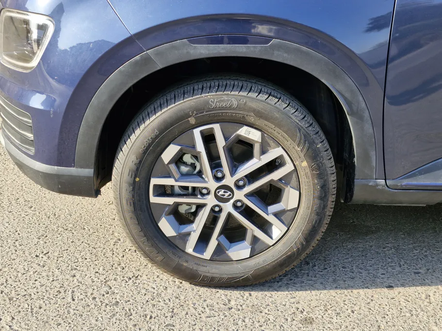 2024 Hyundai Venue Premium 