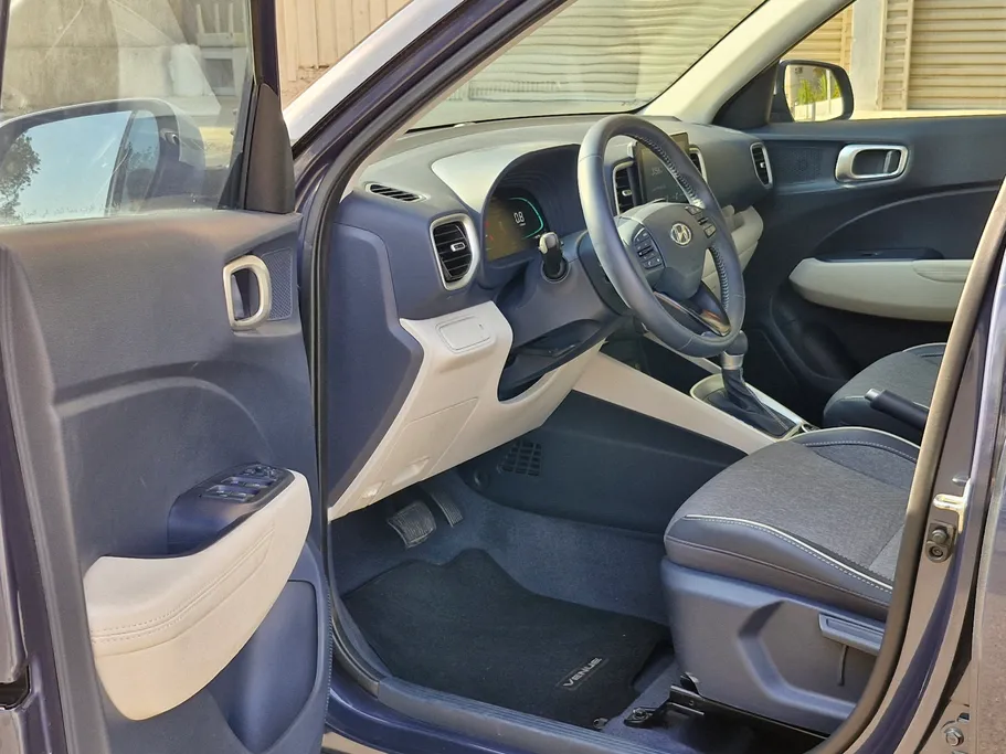 2024 Hyundai Venue Premium 
