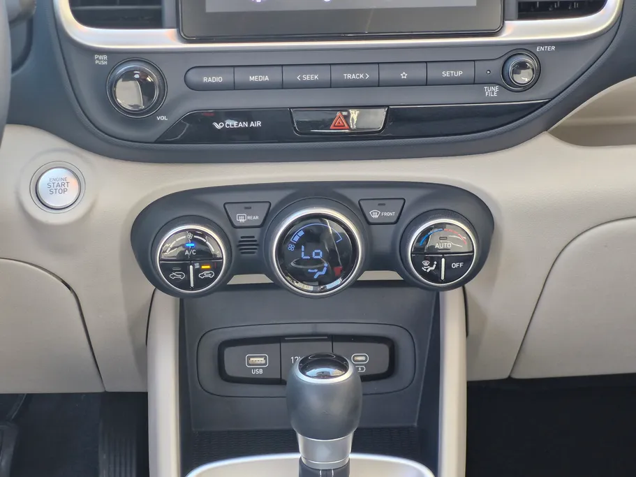 2024 Hyundai Venue Premium 