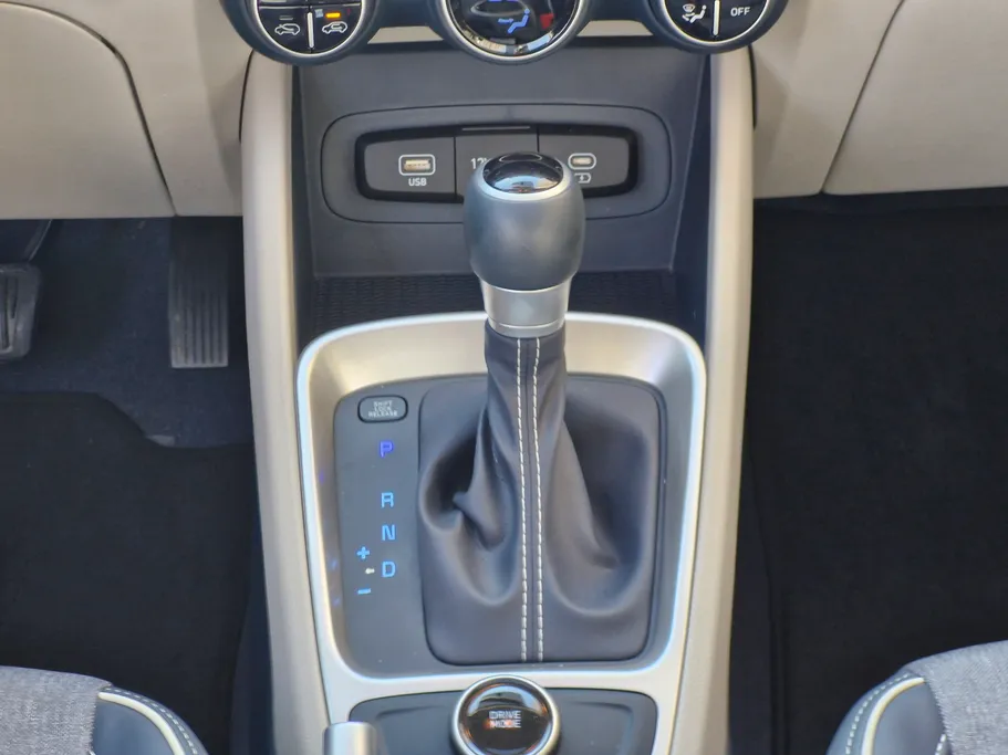 2024 Hyundai Venue Premium 