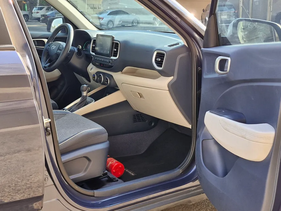 2024 Hyundai Venue Premium 