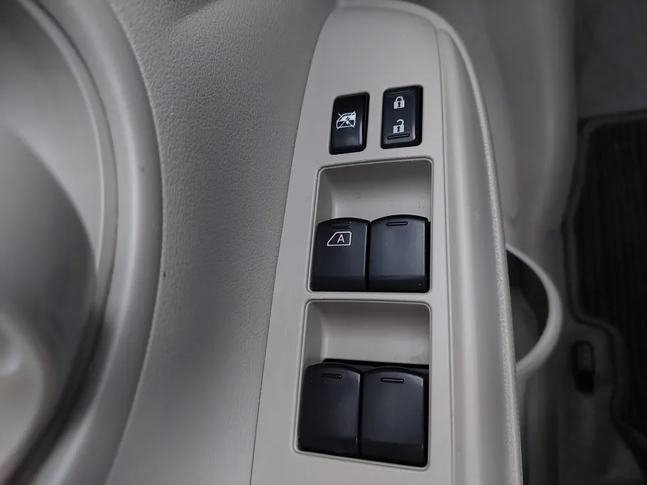 2023 Nissan Sunny SV Comfort 